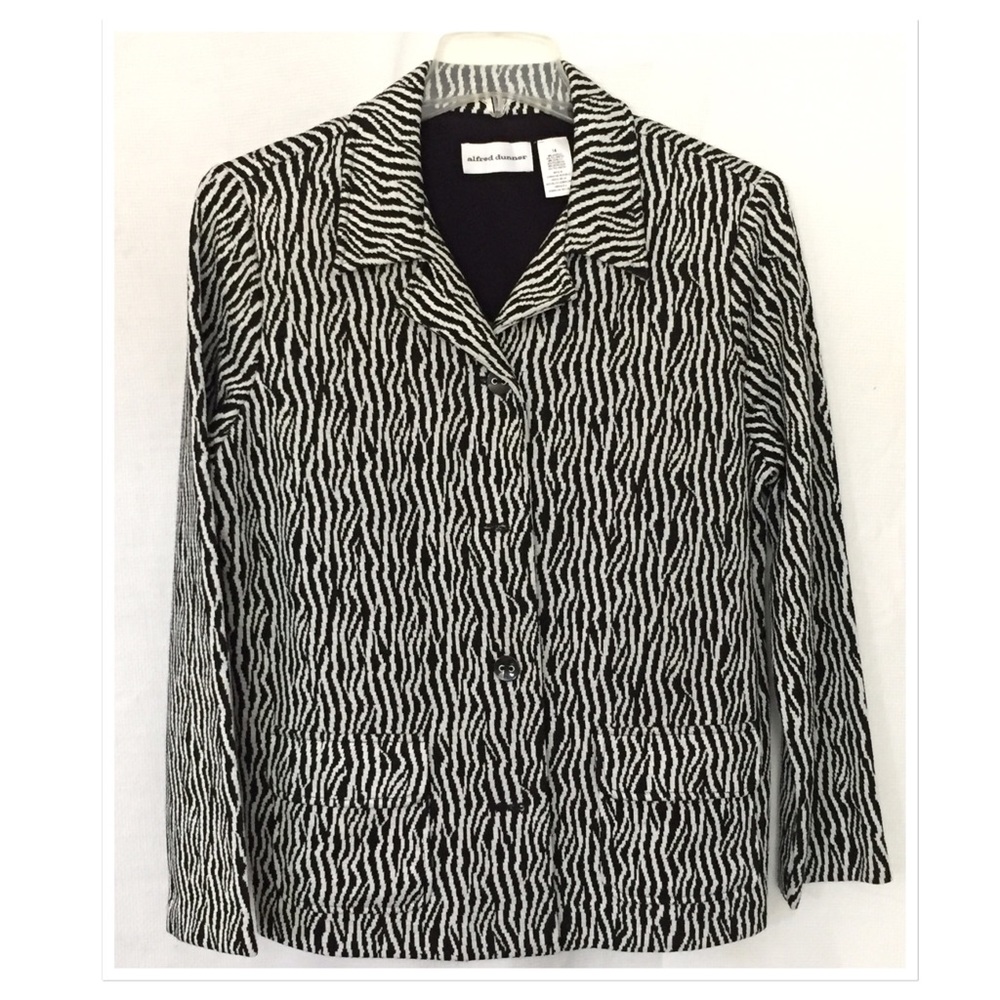 Black and white print blazer